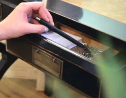 Asiatischer Schreibtisch
