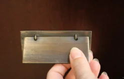 Asiatischer Vitrinenschrank Yantai braun
