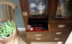 Asiatischer Vitrinenschrank Yantai braun