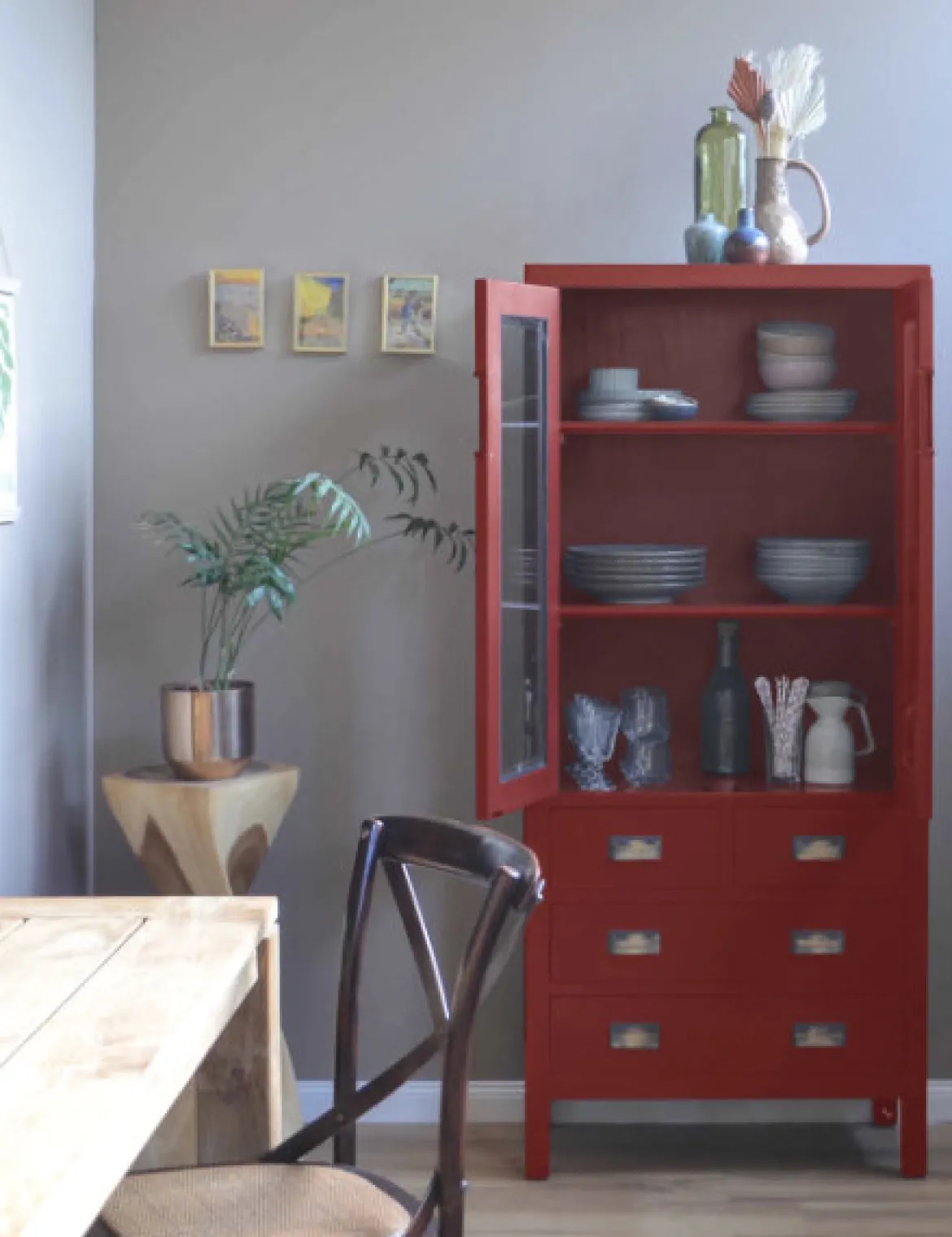 Asiatische Vitrine Yantai rot