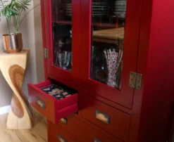 Asiatische Vitrine Yantai rot