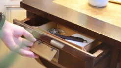 Chinesischer Schreibtisch braun