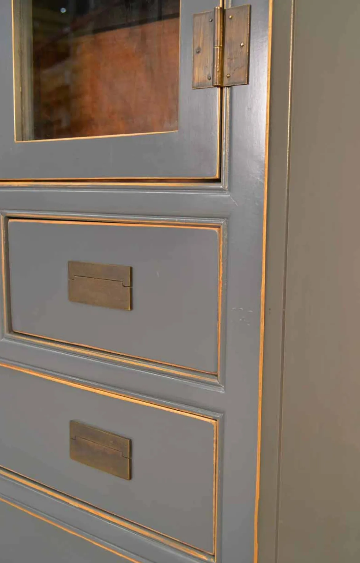 Chinesischer Vitrinenschrank Jiangsu grey