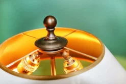 Edle Porzellanlampe in Weiß