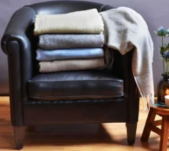 Premium Kuscheldecke in hellgrau
