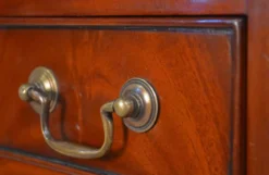 Revolving Bookstand mit Schubladen