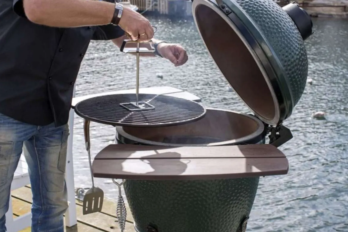 Rostheber von Big Green Egg