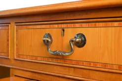 Schreibtisch Humphrey in Eibe
