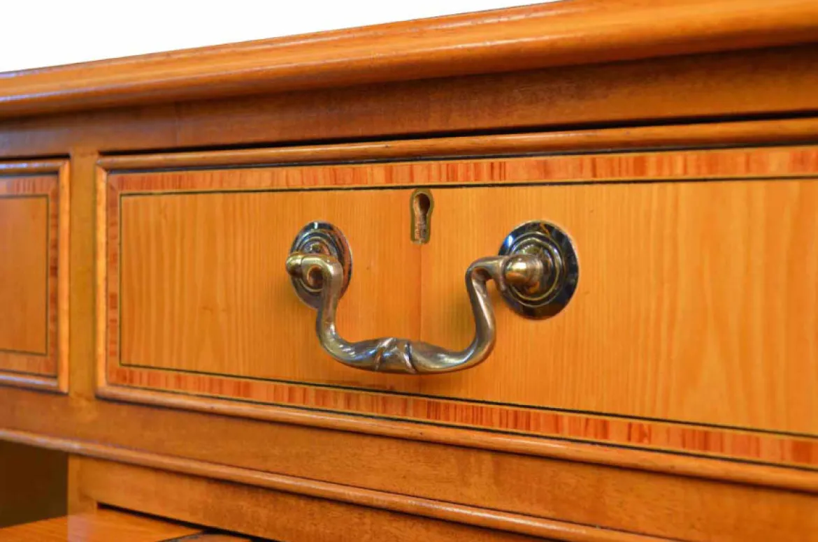 Schreibtisch Humphrey in Eibe
