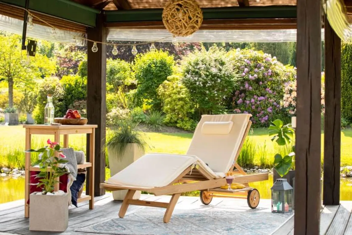 Teak Liege Savona mit Knick