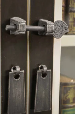Vitrinenschrank antikweiß