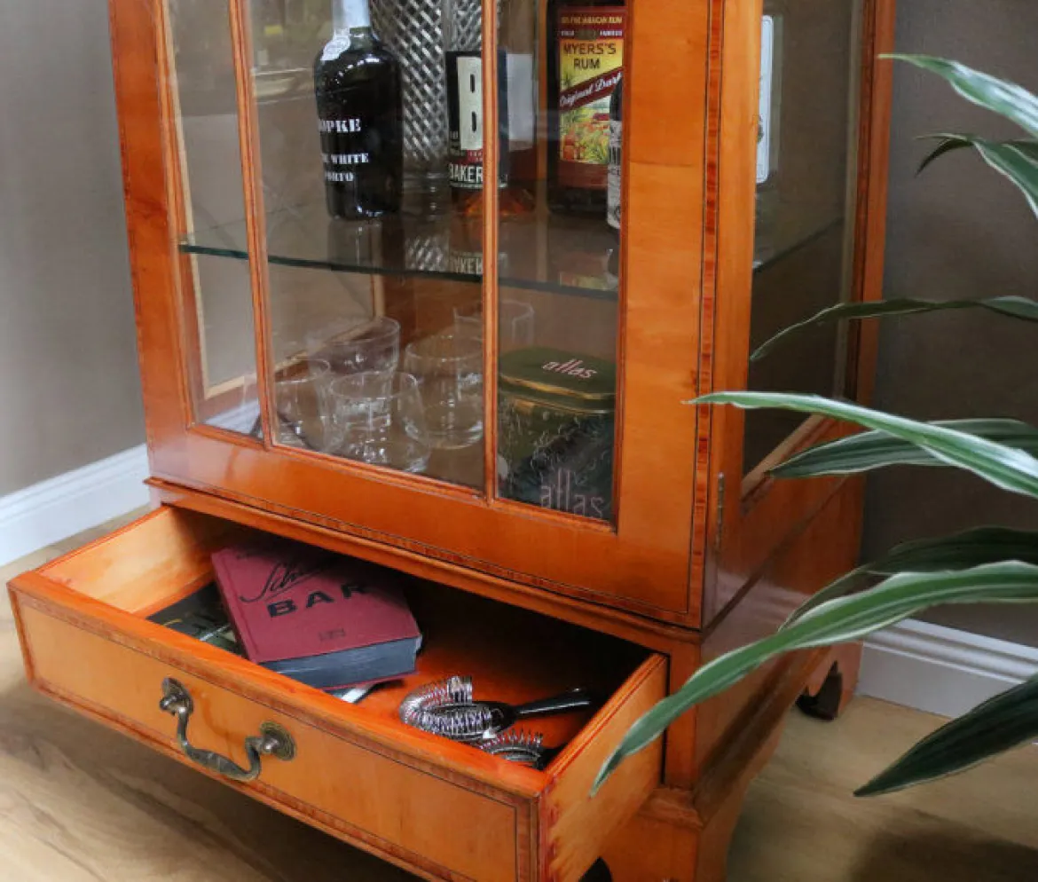 Vitrine 1-türig Bow Eibe